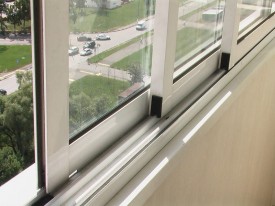 Установить алюминиевые окна на балкон цена